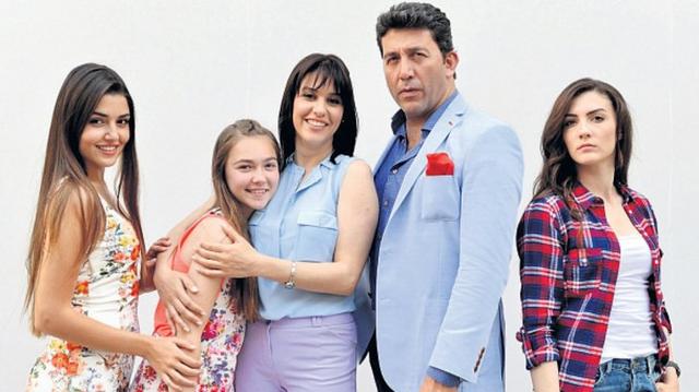 Afișul serialului Gunes (Fetele soarelui) serial turcesc subtitrat in romana drama familie
