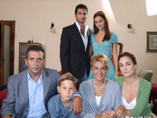 Afișul serialului Trădare în familie serial turcesc subtitrat in română saga de familie