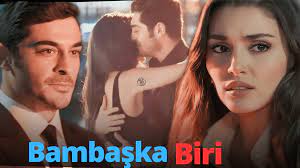 Afișul serialului O persoană complet diferită serial dramă romantic-polițistă