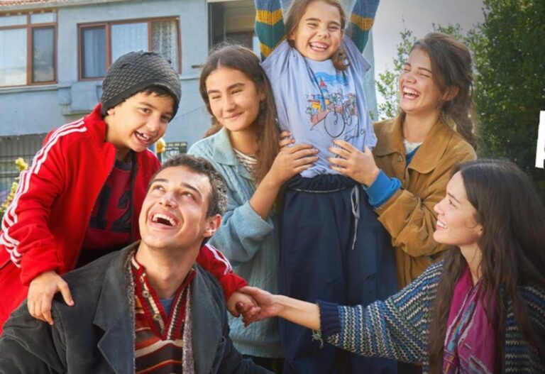 Afișul serialului Ai nimănui (Orfanii)
