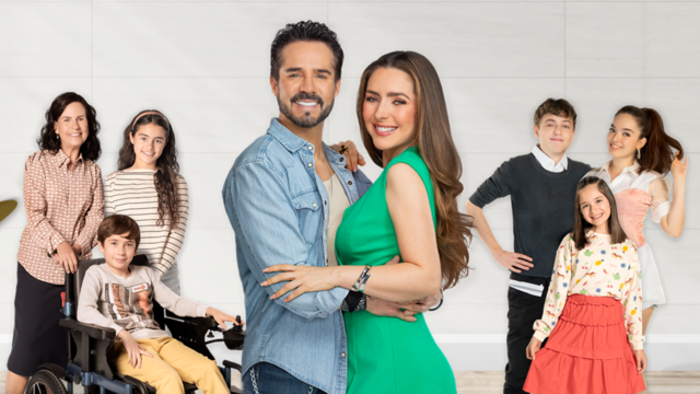 Afișul serialului Joaca de-a familia
